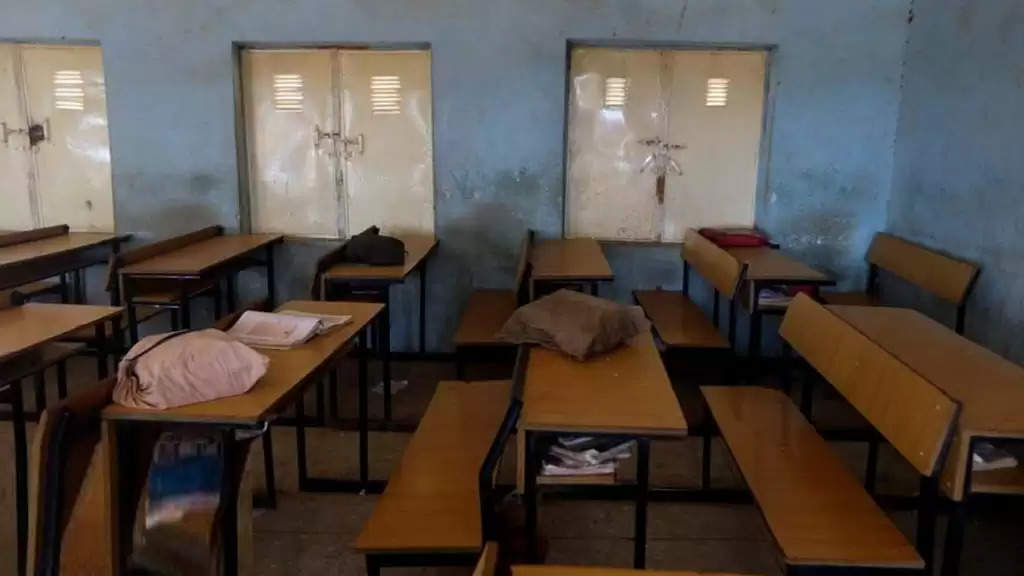 नाइजीरिया में स्कूल से 136 छात्र और तीन शिक्षकों का अपहरण