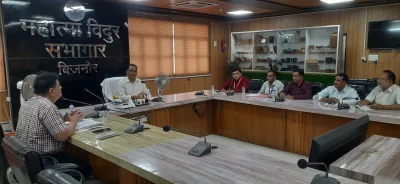 District Magistrate Umesh Pratap Singh addressing the Bijnor DM Meeting with journalists