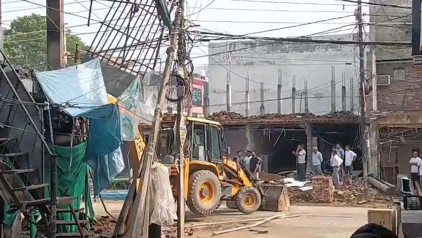 6 भूखंडों पर कार्रवाई