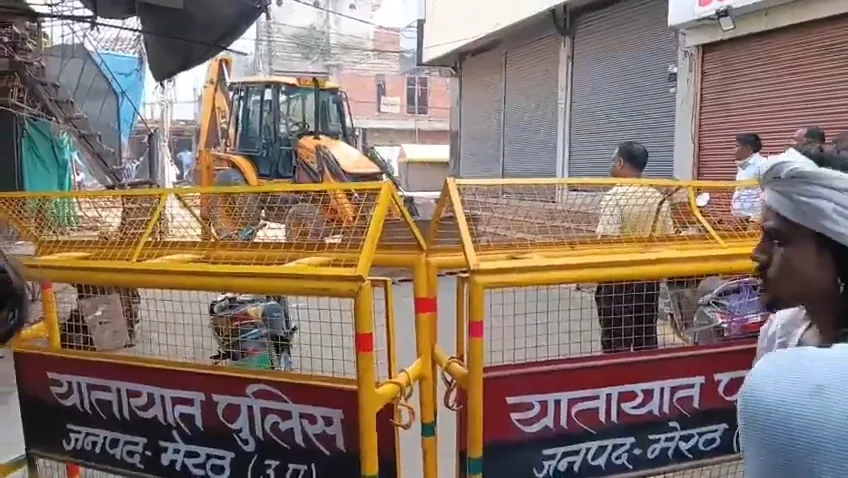 पुलिस बल तैनात