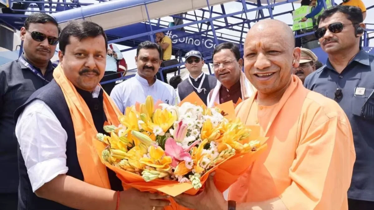 CM Yogi Meerut Speech: 2017 से पहले कट्टा और बम से पहचान होती थी