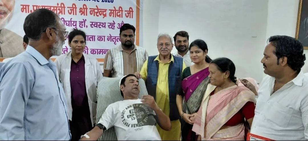 मेरठ: PM मोदी के जन्मदिन पर NAS कॉलेज में लगा मेगा रक्तदान शिविर, युवाओं ने किया महादान