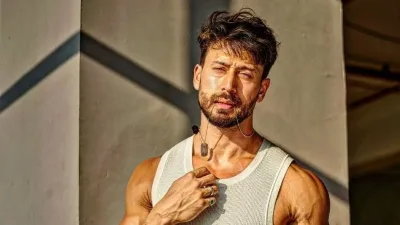 टाइगर श्रॉफ की कार पर फायरिंग : लॉरेंस बिश्नोई गैंग ने ली जिम्मेदारी; सलमान खान के साथ काम करने वालों को धमकी